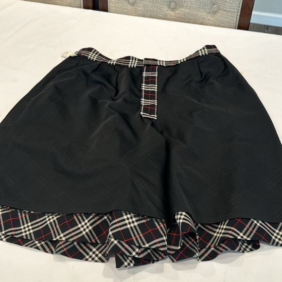 Authentic Burberry plaid skort - Picture 7 of 10